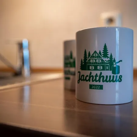 Jachthuus Mit Anbau *