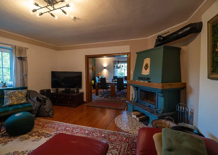 Jachthuus Mit Anbau * Brilon