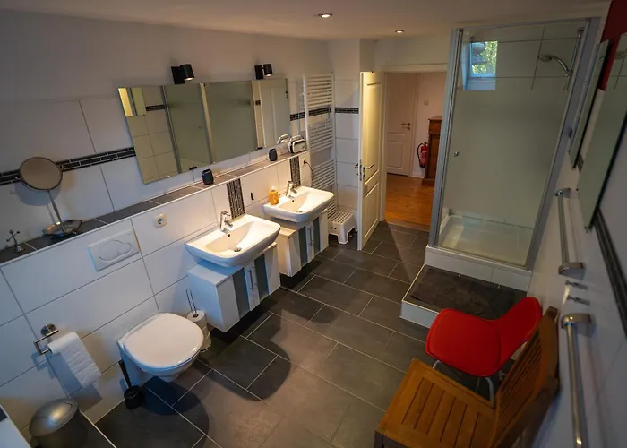 Jachthuus Mit Anbau * Brilon