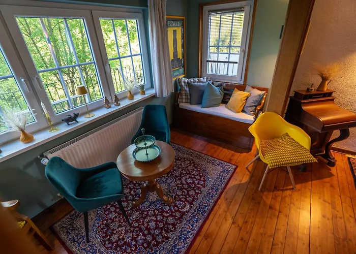 Jachthuus Mit Anbau *