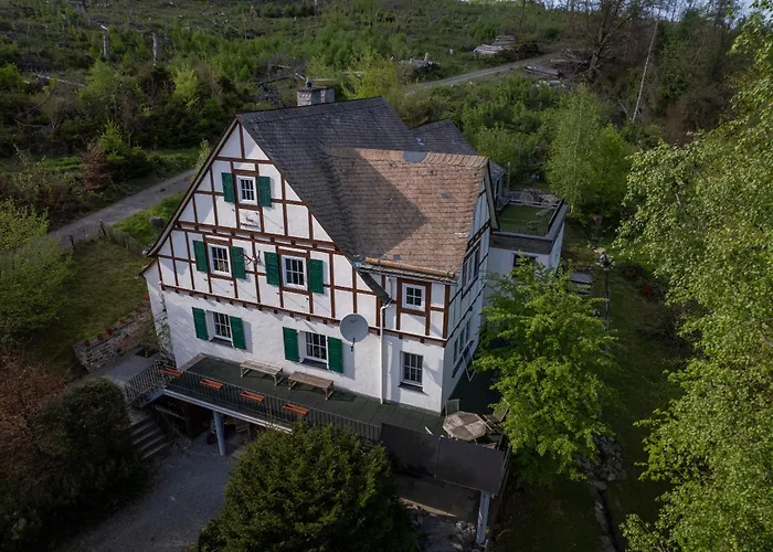 Jachthuus Mit Anbau * Brilon